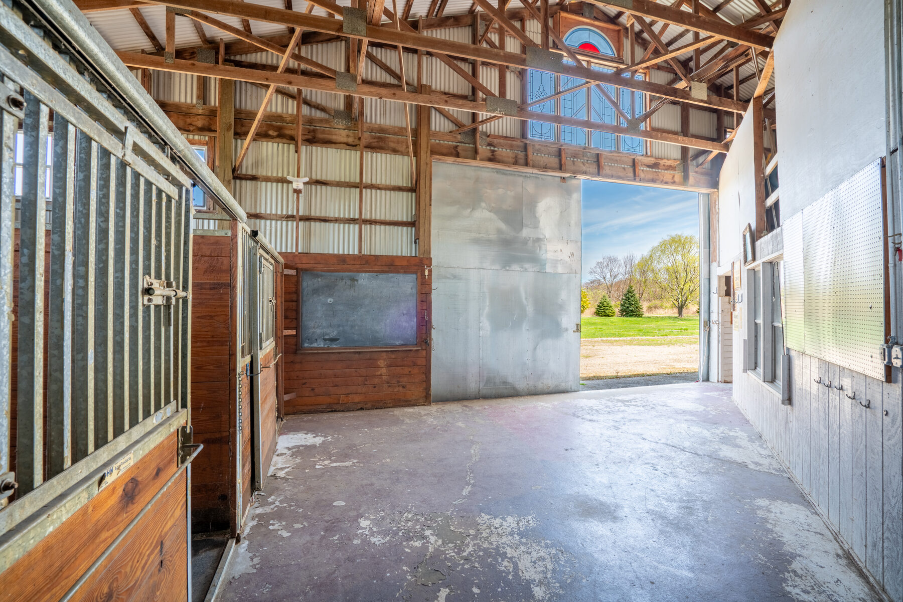 Stable workshop area with vaulted ceiling